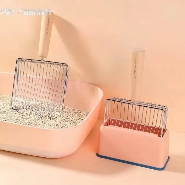 photo of a cat scratching scoop